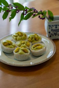 抹茶と栗のミニ蒸しパン 蒸しパン,マフィン,カップケーキの写真素材