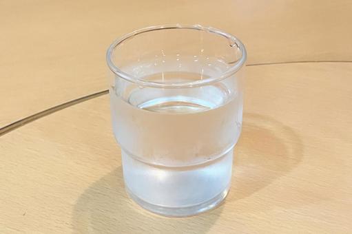 コップの水 水,冷たい,お冷の写真素材