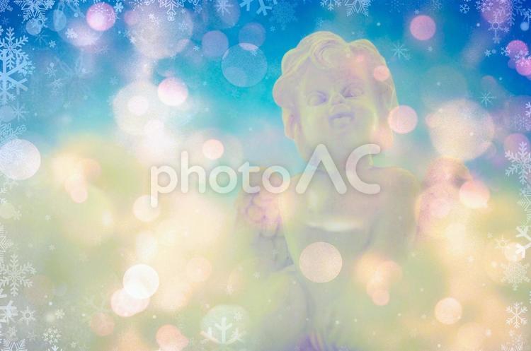 幻想的な玉ボケの中の天使でクリスマス素材 天使,素材,玉ボケの写真素材