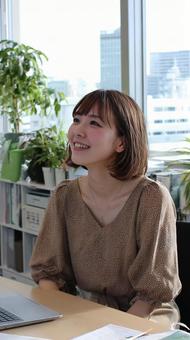 緑に囲まれたオフィス 緑に囲まれたオフィスの写真