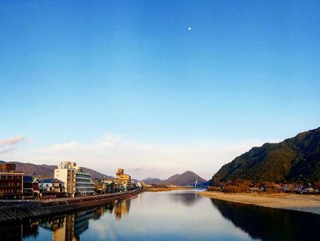 長良川の春空 長良川の春空の写真