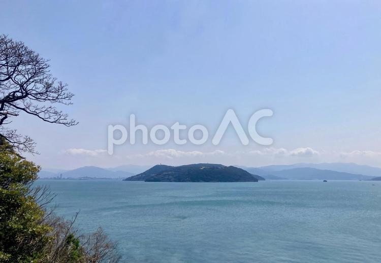 海に浮かぶ能古島全景・志賀島金印公園より 能古島,全景,海の写真素材