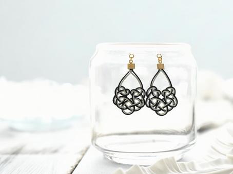 【ハンドメイド】水引風モダンピアス ピアス,ハンドメイド,アクセサリーの写真素材