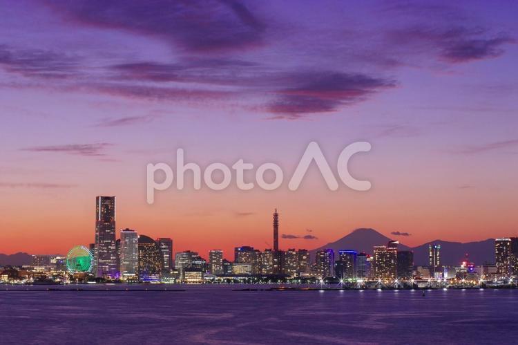 みなとみらいの夕景 みなとみらい,富士山,夕暮れの写真素材