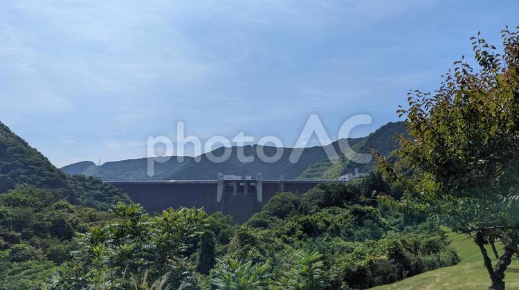 宮ヶ瀬ダムと山 宮ヶ瀬ダム,ダム,景色の写真素材