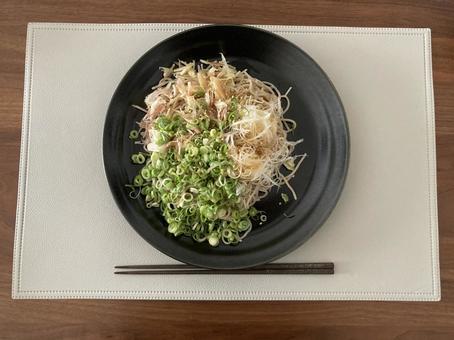 薬味ぶっかけ蕎麦 薬味ぶっかけ蕎麦の写真