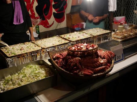 縁日 たこ焼き 縁日 たこ焼き 屋台,提灯,お祭りの写真素材
