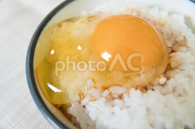 米価格高騰で贅沢食となりつつあるTKG tkg,ごはん,卵かけごはんの写真素材