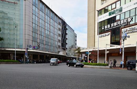 京都 四条通り交差点4 四条通り,四条河原町,河原町通りの写真素材