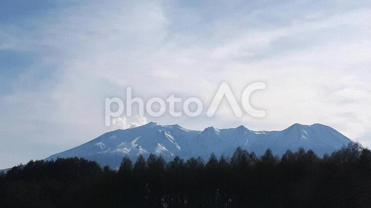 信州から撮影・御嶽山と雲の風景 山,風景,空の写真素材