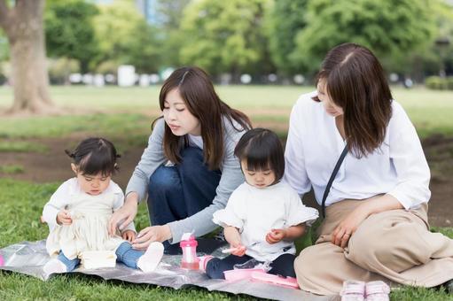 ママ友 母親 育児 ママ友 母親 育児 育児,ママ友,公園の写真素材