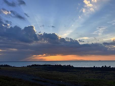 朝日 早朝,朝ラン,太陽の写真素材