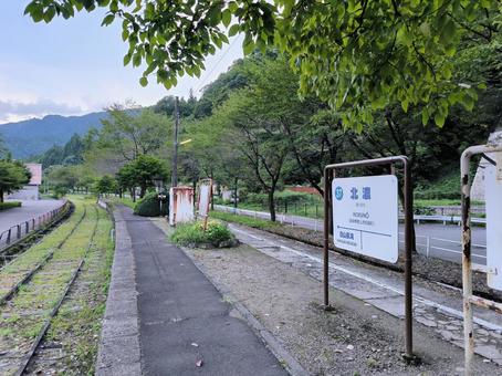 長良川鉄道、北濃駅、ホーム 長良川鉄道、北濃駅、ホーム 長良川鉄道,越美南線,北濃駅の写真素材