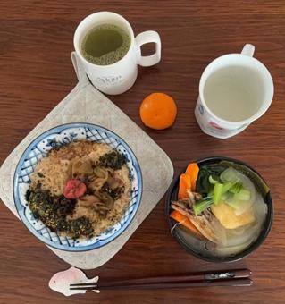 オートミールと鰹節のレンチンなどの朝食 オートミールと鰹節のレンチンなどの朝食の写真