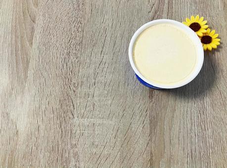 カップ入りバニラアイスクリーム カップ入りバニラアイスクリーム バニラ,アイスクリーム,バニラアイスの写真素材