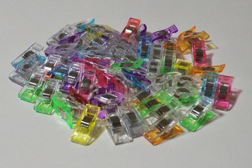 カラフルなクリップ2 カラフルなクリップ2 クリップ,カラフル,プラスチックの写真素材