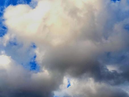 大きな雲 アップ 秋空 秋の青空 大きな雲 アップ 秋空 秋の青空の写真