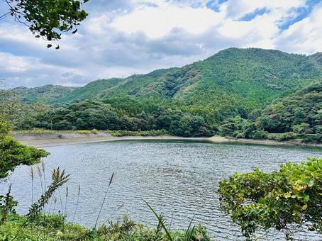 呉ダム湖　秋の公園 秋,呉ダム渓流公園,公園の写真素材