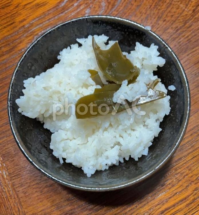 昆布のご飯の茶碗飯のアップ写真 茶碗飯,あきたこまち,七分突きの写真素材