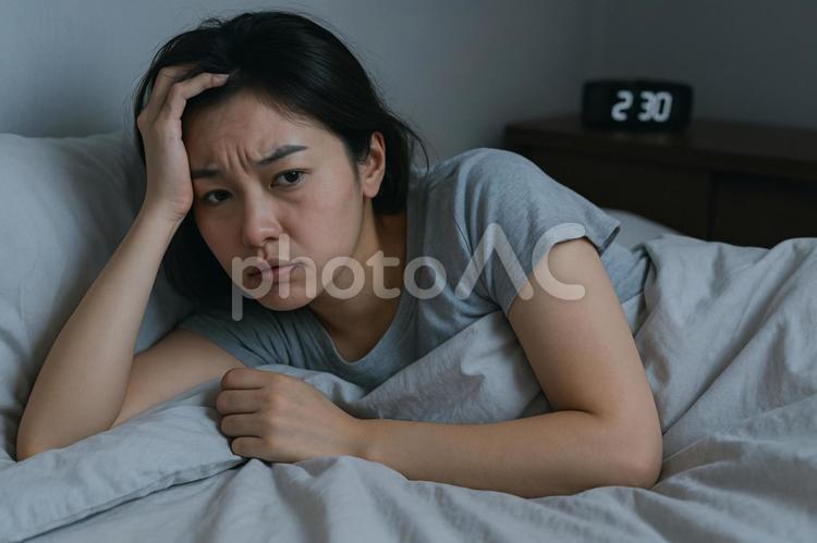 眠れない女性 不眠症,眠れない,睡眠障害の写真素材