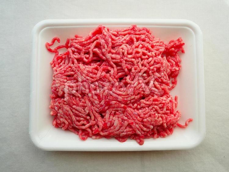 牛豚合い挽き肉・上から ミンチ,豚肉,牛肉の写真素材