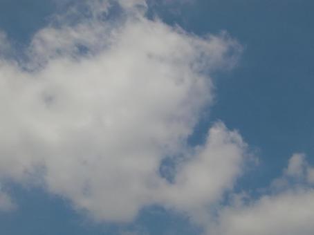 四月の雲-89の写真