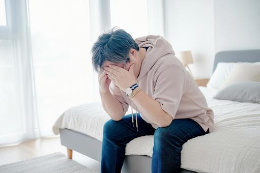 辛そうな男性 辛そうな男性 男性,不眠症,大人の写真素材