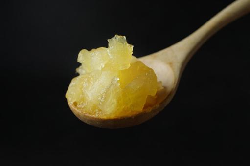 木のスプーンとりんごジャム リンゴジャム,りんご,ジャムの写真素材