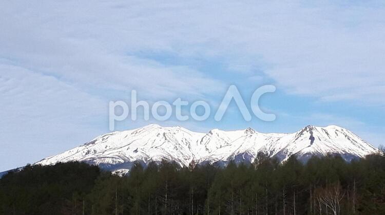 御嶽山(御岳山)と雲景色・信州から撮影 山,風景,空の写真素材