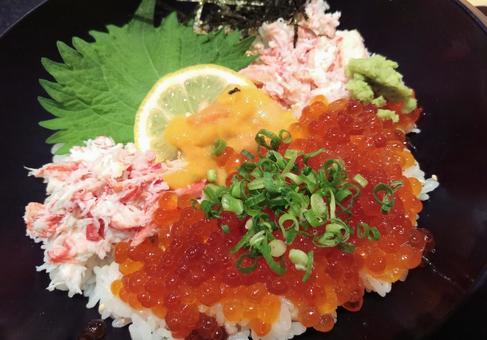 ちらし寿司 ちらし寿司 ちらし寿司,いくら,カニ身の写真素材