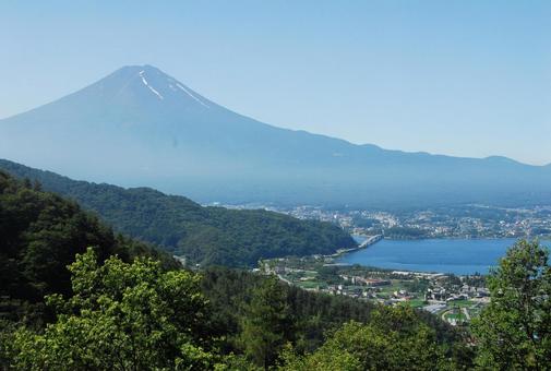富士山と湖の写真