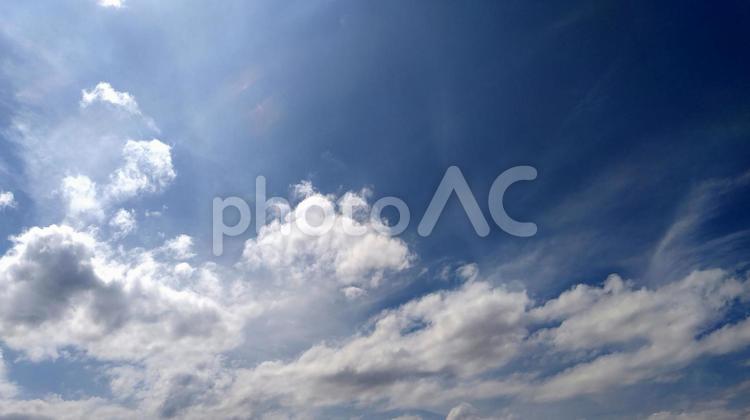夏の日の青空と雲 雲,空,自然の写真素材