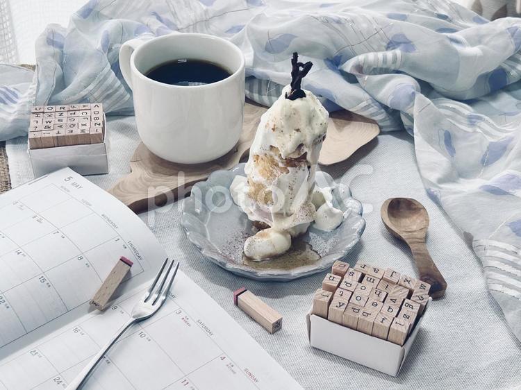 雪の塔 ケーキ,雪,塔の写真素材