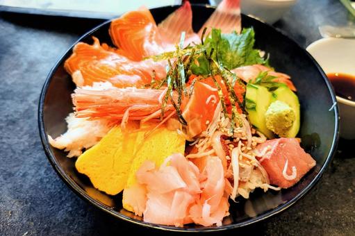 美味しそうな海鮮丼 海鮮丼,ちらし寿司,海鮮の写真素材