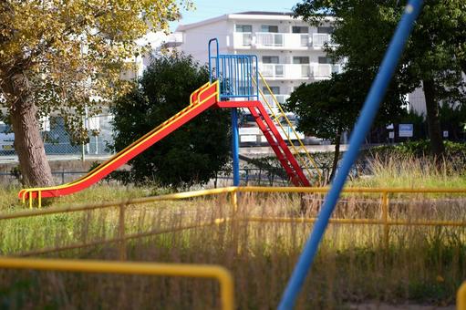公園のすべり台 すべり台,遊具,公園の写真素材