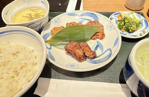 牛タン ランチ 定食 牛タン ランチ 定食の写真