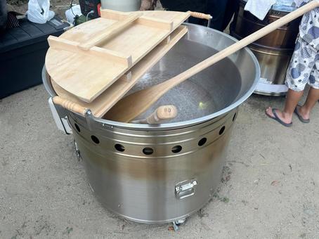 炊き出し用コンロと鍋 炊き出し用コンロと鍋 炊き出し,コンロ,鍋の写真素材