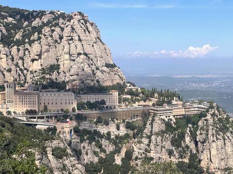 聖ミカエルの十字架からのモンセラット全景 バルセロナ,スペイン,カタルーニャの写真素材