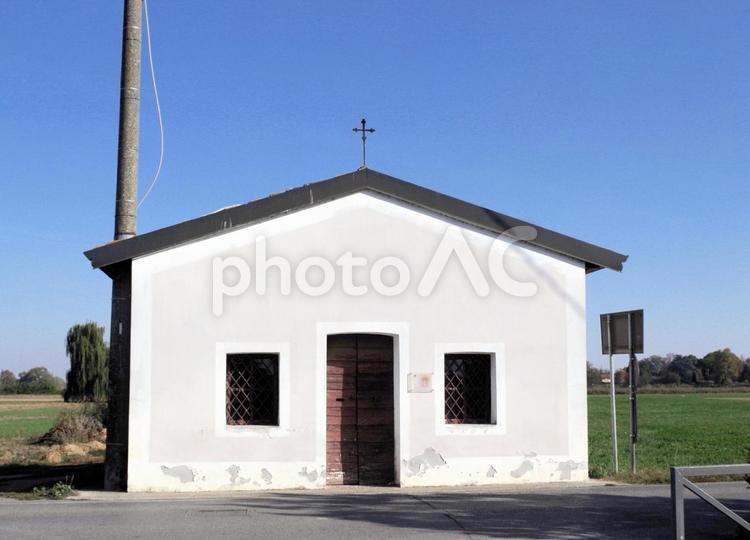イタリアの農村地帯の小さな教会 イタリア,北イタリア,田園風景の写真素材
