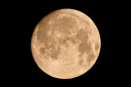 満月2日前の夜の月 満月2日前の夜の月の写真