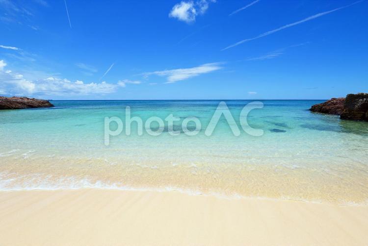 青い海　透明な波　ヒーリング　 日本,沖縄,海の写真素材