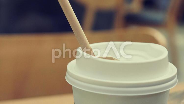 カフェ、アイスカフェラテの紙ストロー カフェ,アイスカフェラテ,カフェラテの写真素材