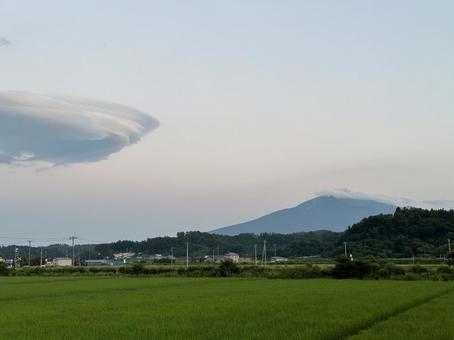 面白い雲 岩木山 面白い雲 岩木山の写真