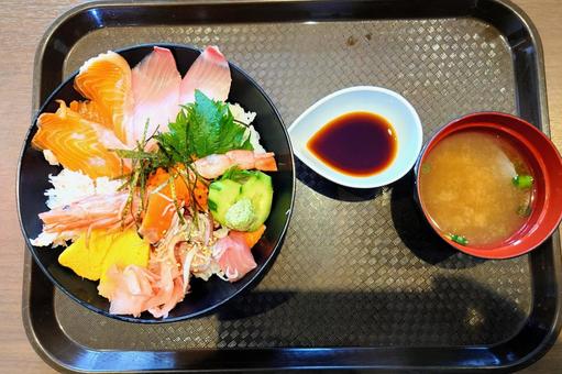 美味しそうな海鮮丼 海鮮丼,ちらし寿司,海鮮の写真素材