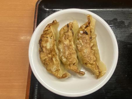 餃子 餃子3個 餃子 餃子3個の写真