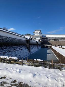 お城と雪 お城と雪 雪景色,雪,冬の写真素材