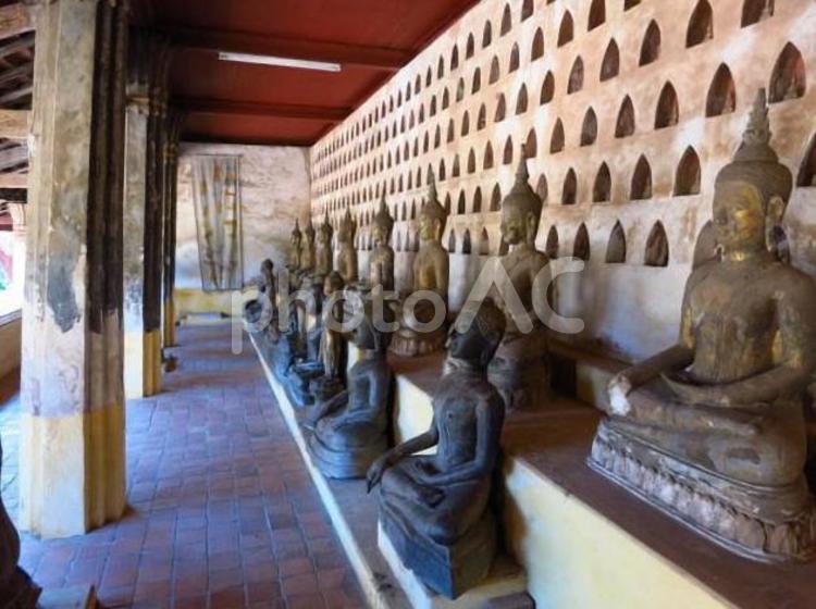 ラオス　ワットシームアンの仏像回廊　2 仏像,回廊,ラオスの写真素材