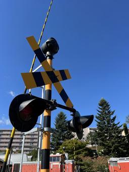 踏切 踏切 線路,電車,機関車の写真素材