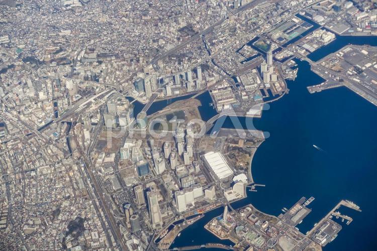 空から見た横浜みなとみらいの美しい風景 横浜,みなとみらい,飛行機の写真素材
