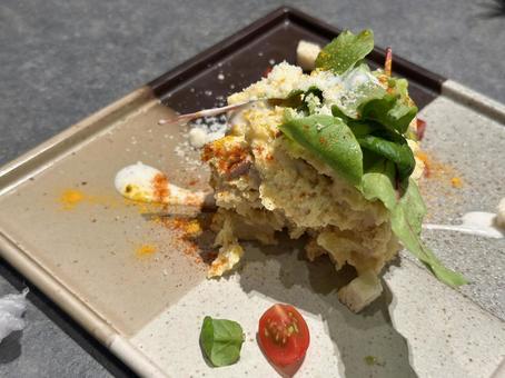 トマト添え創作ポテトサラダ トマト添え創作ポテトサラダ ポテトサラダ,サラダ,じゃがいもの写真素材